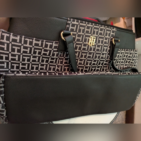 Excellent Tommy Hilfiger Tote Handbag - Picture 1 of 7